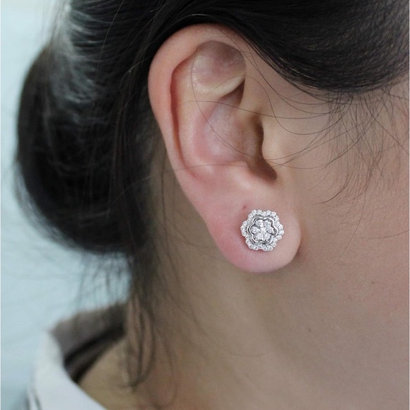 14k Diamond Stud Earrings Floral Cluster 1/2 Cttw - Picture 5 of 8